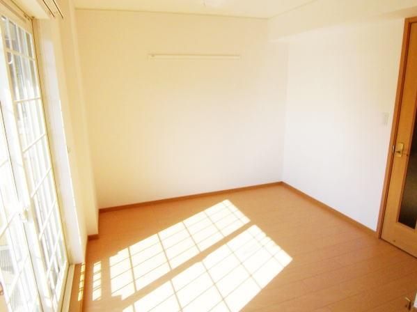 �y���ԁE���r���O�z�@