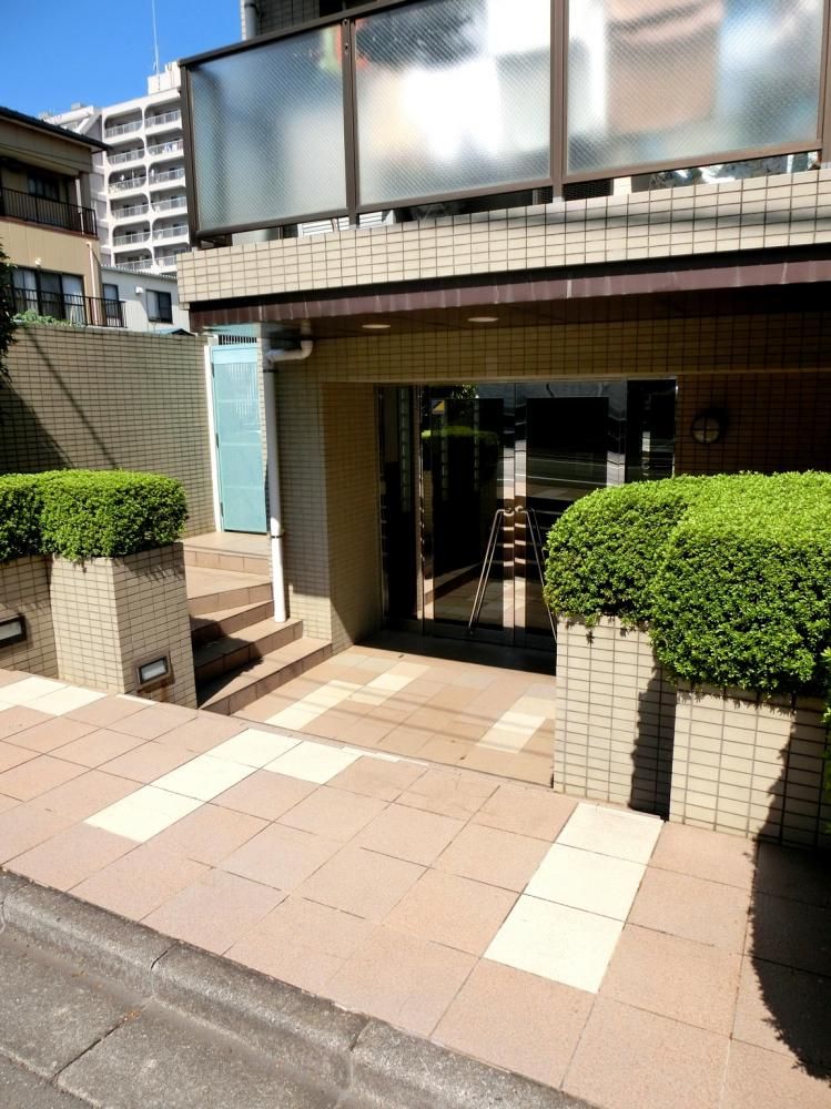 �y�G���g�����X�z�@