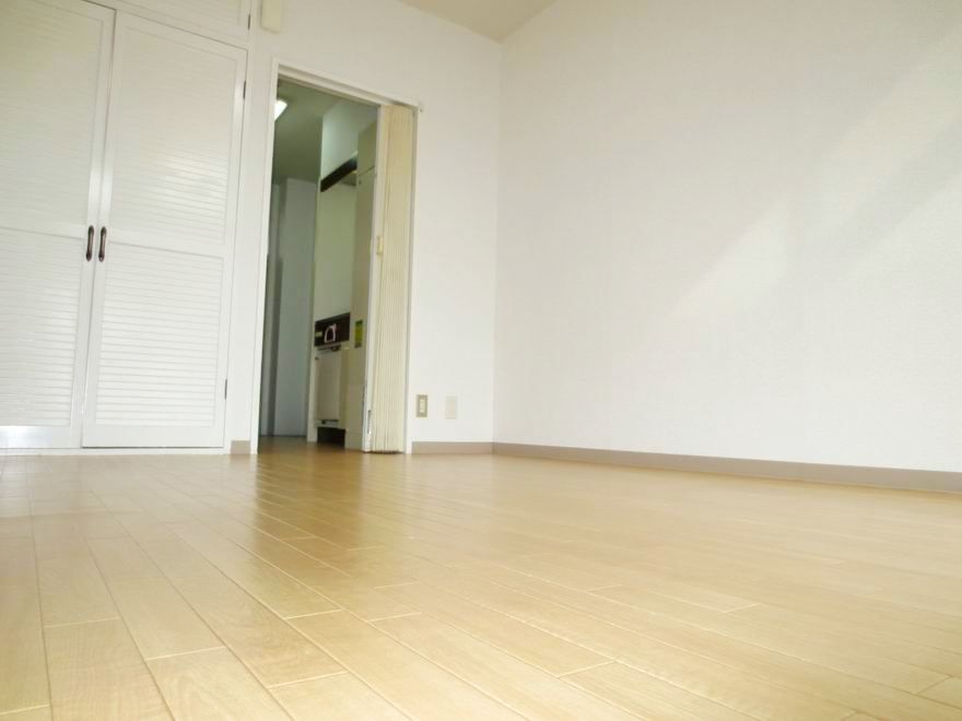 �y���ԁE���r���O�z�@