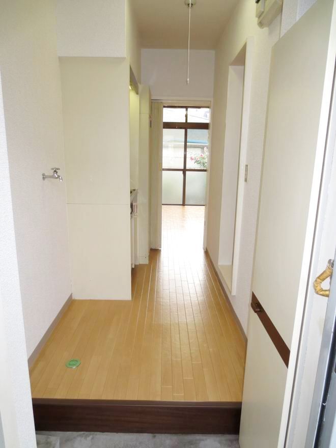 �y�Z�L�����e�B�z�@