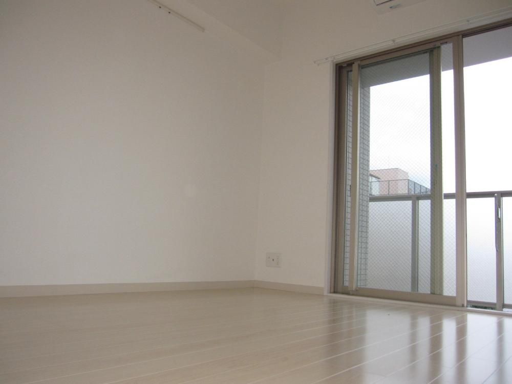 �y�����E���r���O�z�@