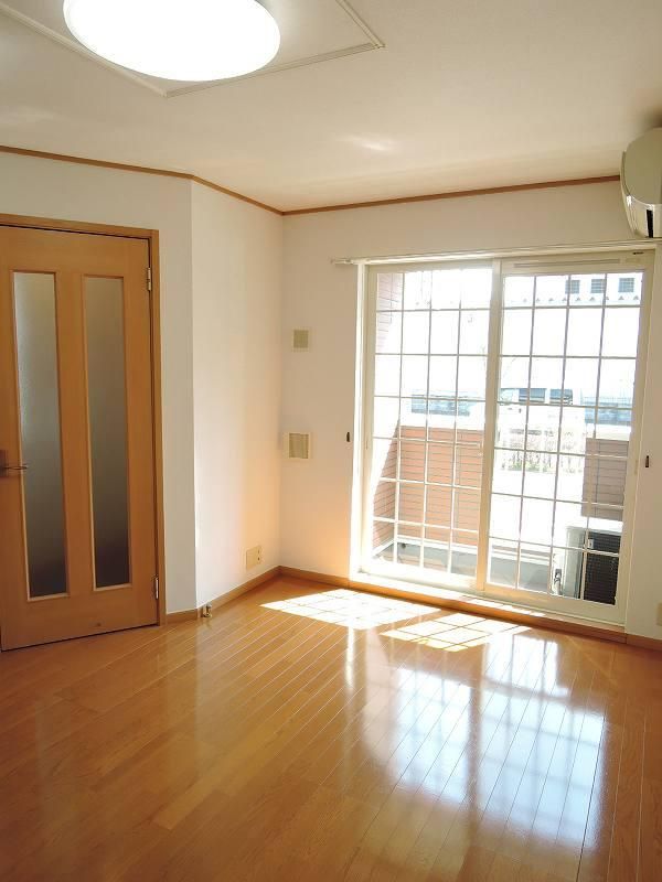 �y���ԁE���r���O�z�@