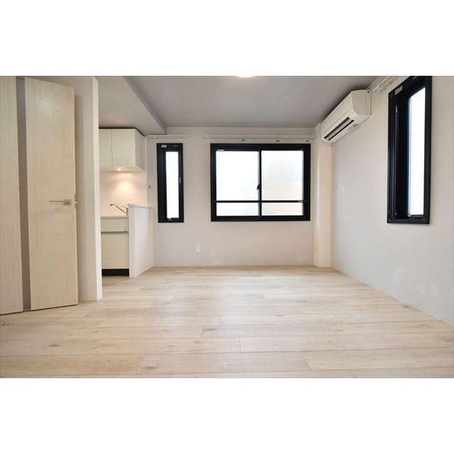 �y���ԁE���r���O�z�@