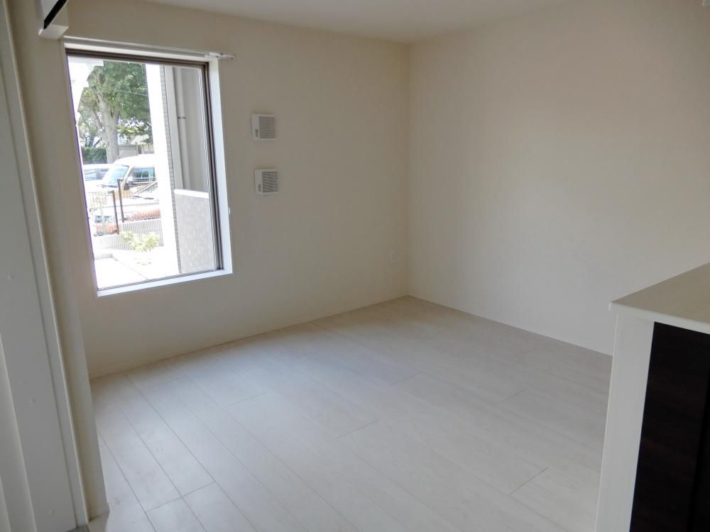 �y���ԁE���r���O�z�@