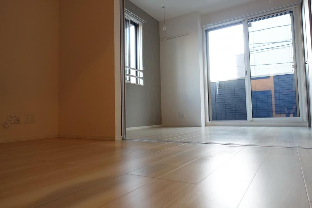 �y���ԁE���r���O�z�@