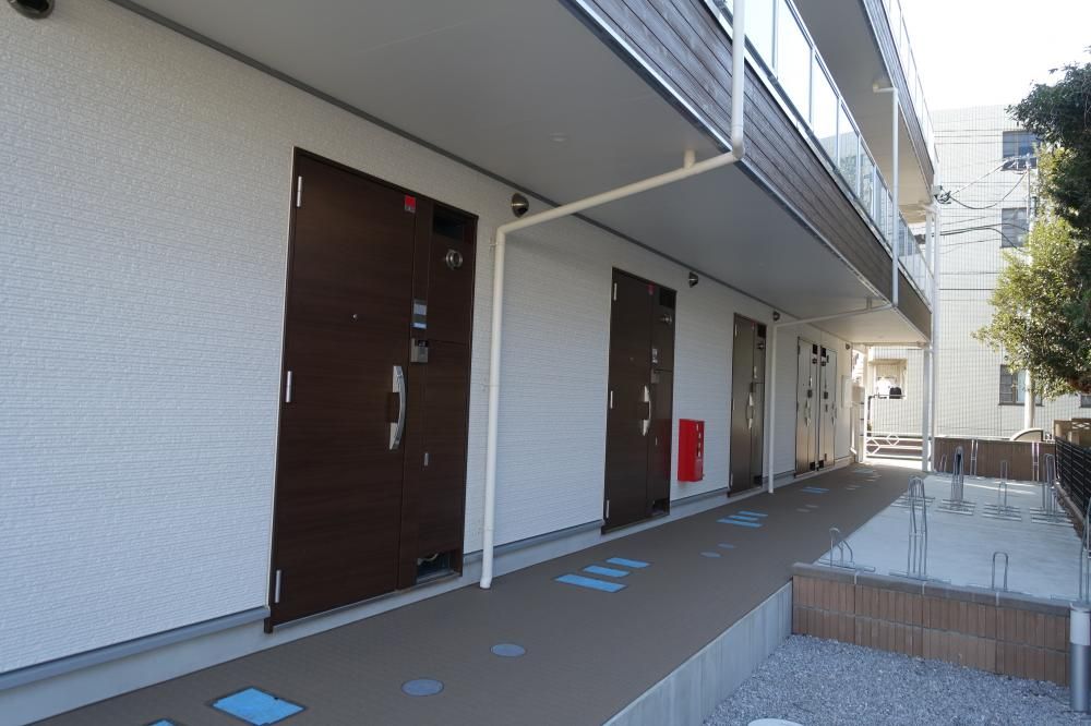 �y�G���g�����X�z�@