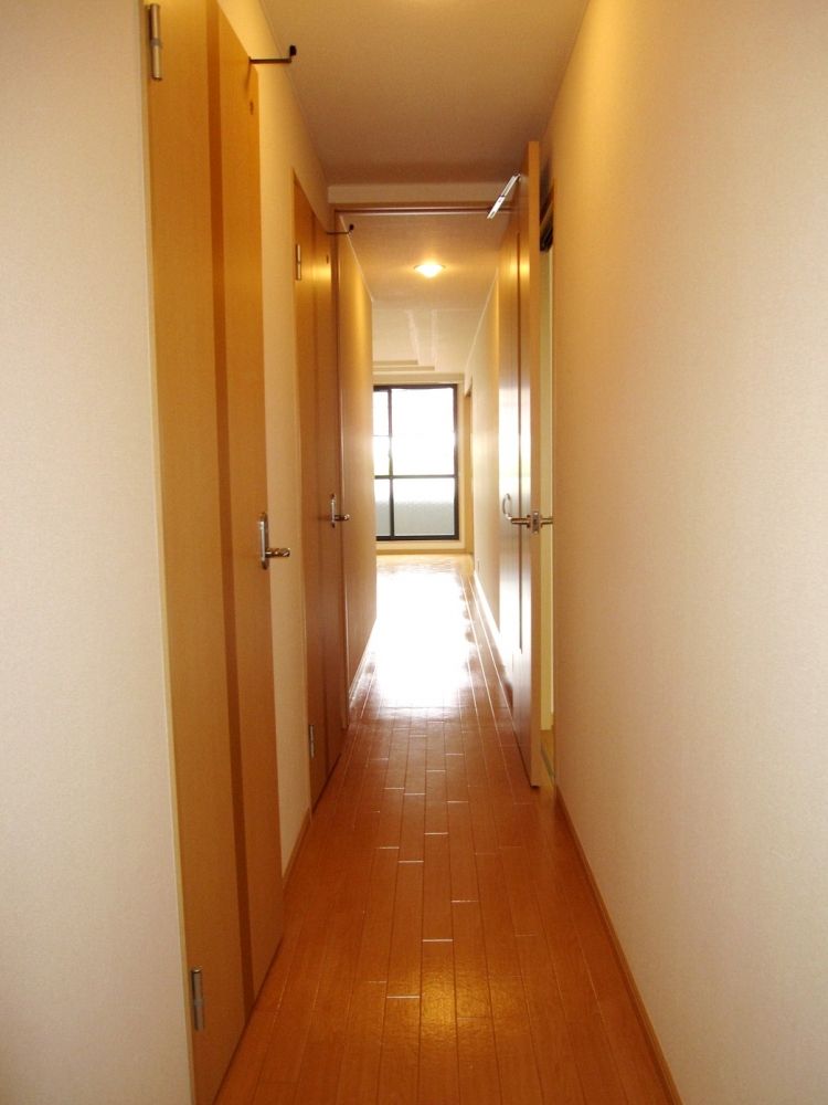 �y�Z�L�����e�B�z�@