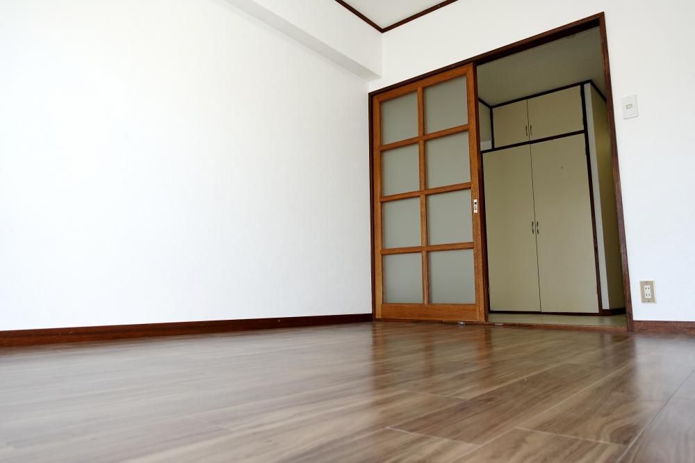 �y���ԁE���r���O�z�@