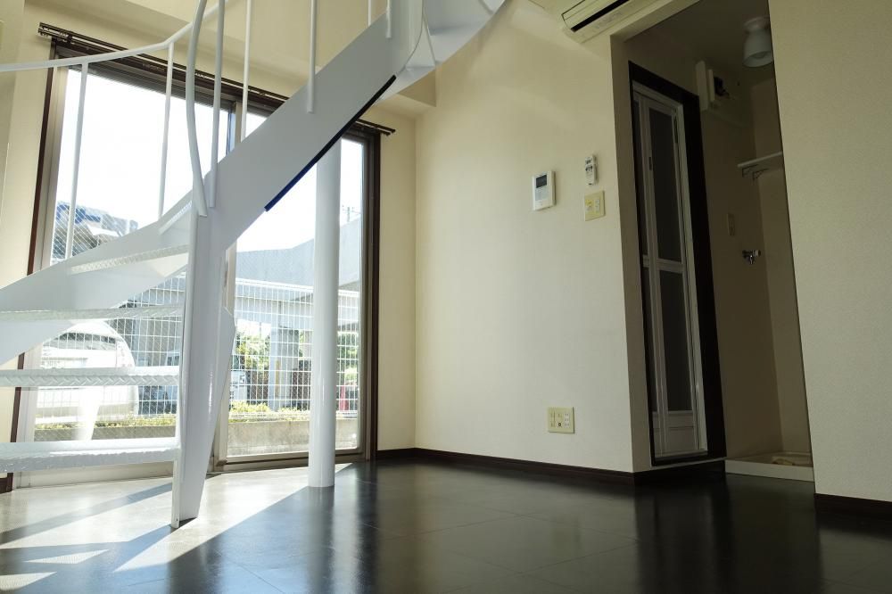 �y���]�z�@