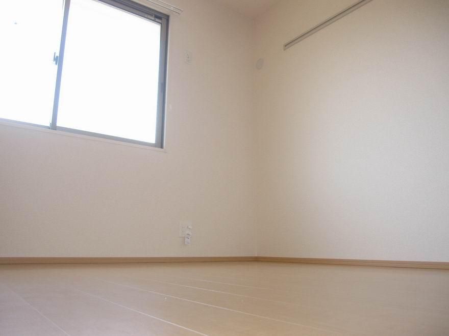 �y�Z�L�����e�B�z�@