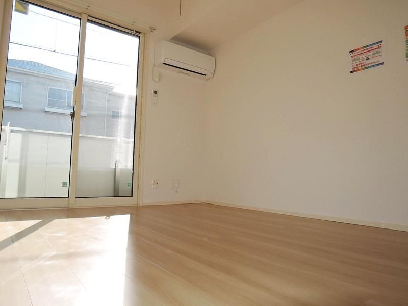 �y���]�z�@