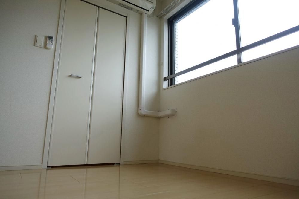 �y���]�z�@