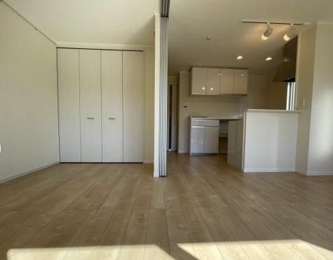 �y���ԁE���r���O�z�@