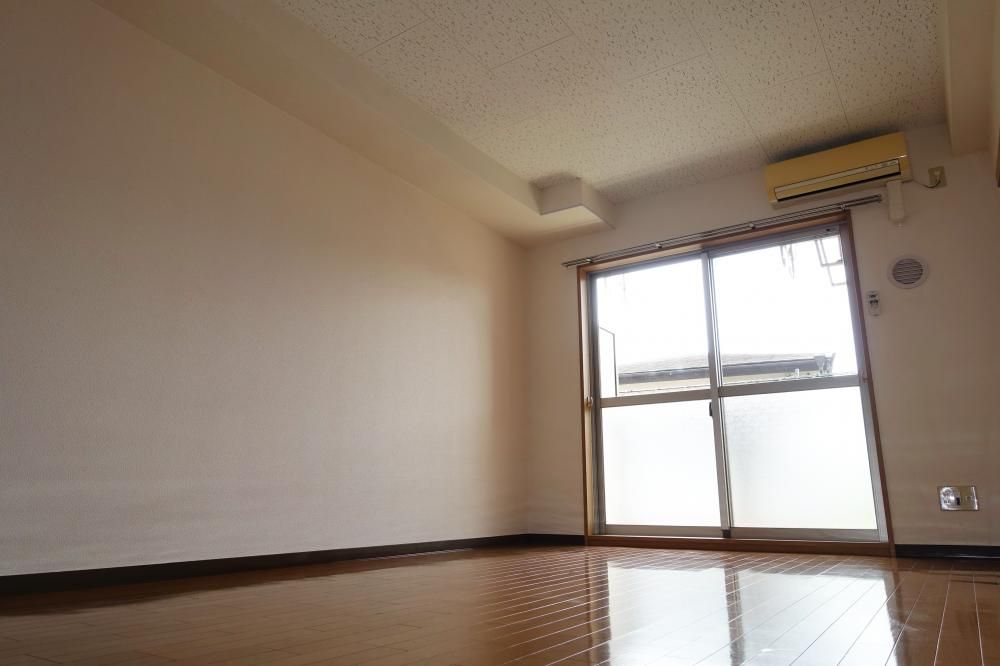 �y���ԁE���r���O�z�@