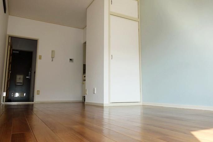 �y���ԁE���r���O�z�@