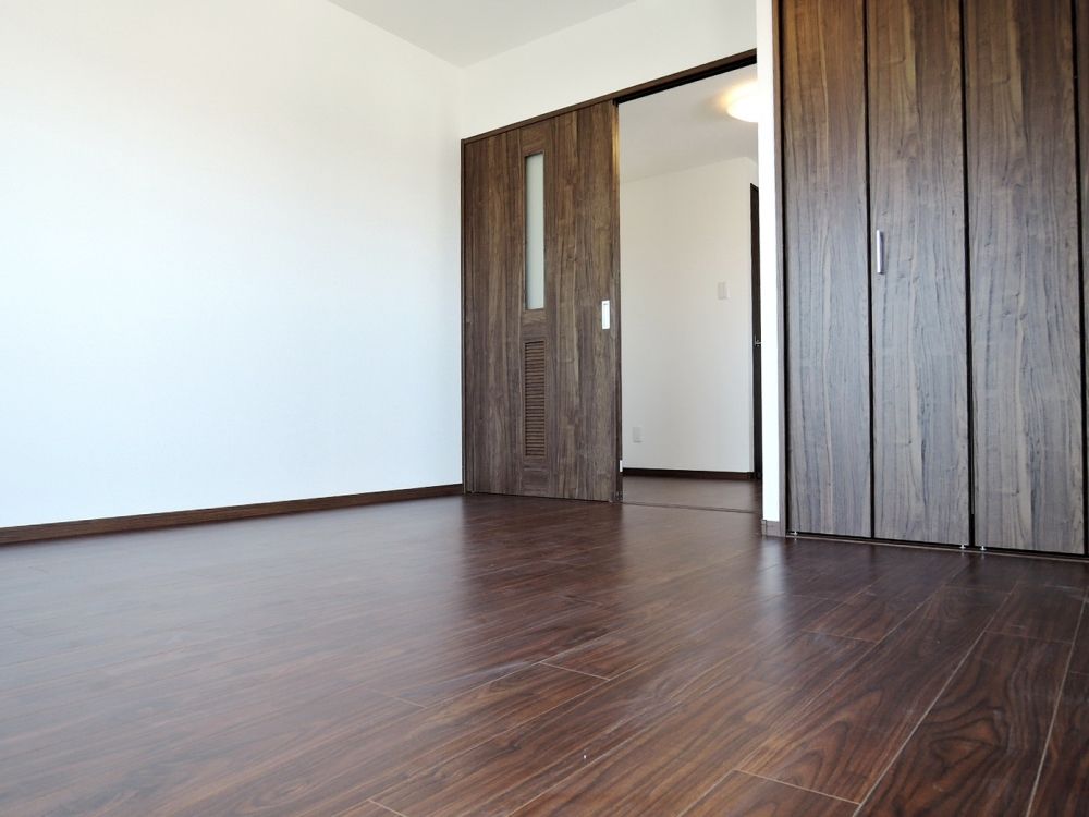 �y�Z�L�����e�B�z�@