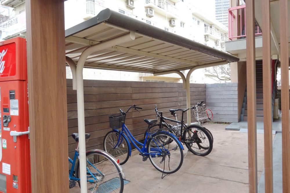 �y�Z�L�����e�B�z�@