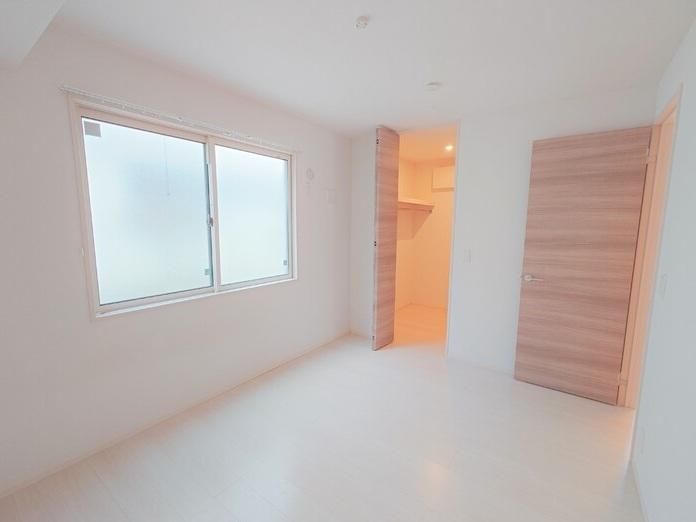 �y���]�z�@