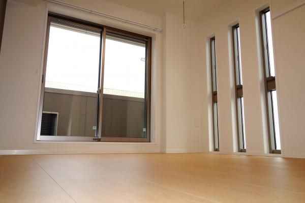 �y���ԁE���r���O�z�@