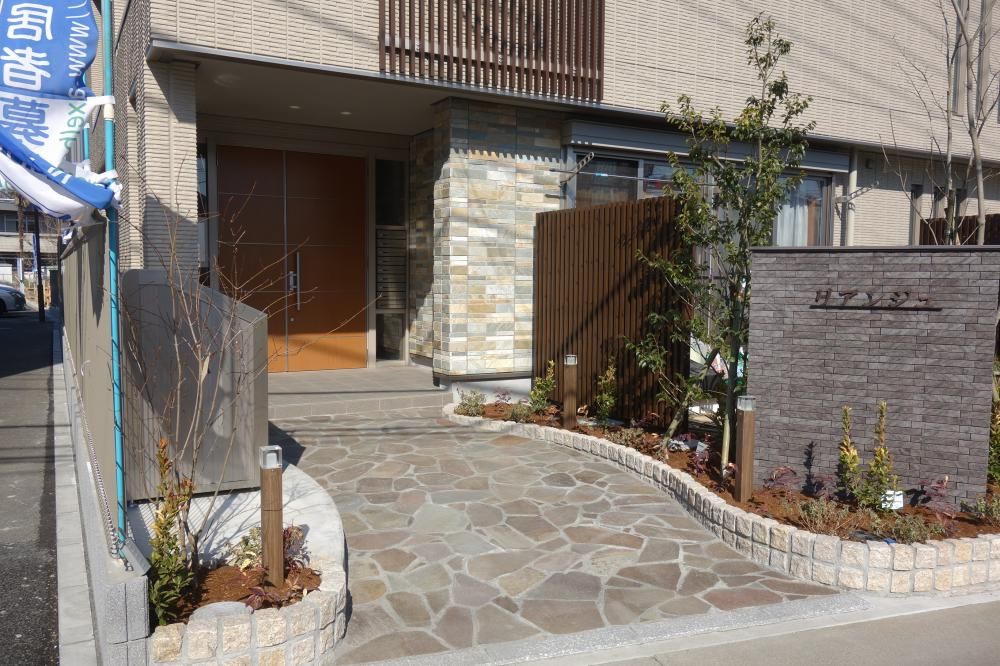 �y�G���g�����X�z�@