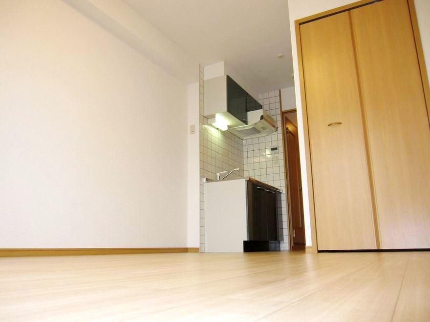 �y���ԁE���r���O�z�@