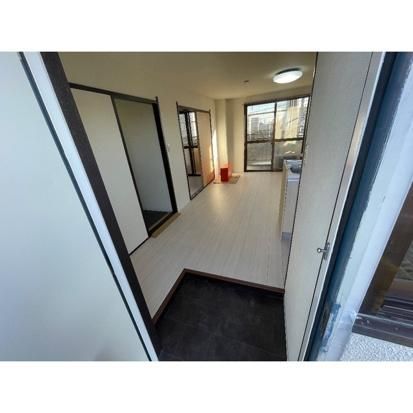 �y�����E���r���O�z�@