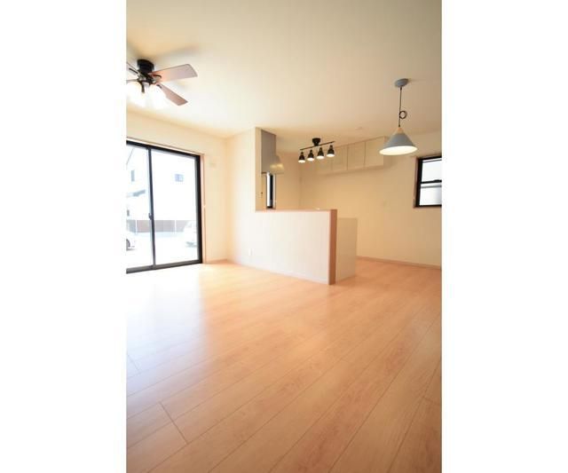 �y���ԁE���r���O�z�@