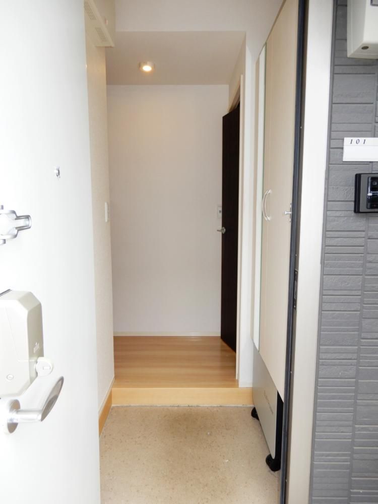 �y�Z�L�����e�B�z�@