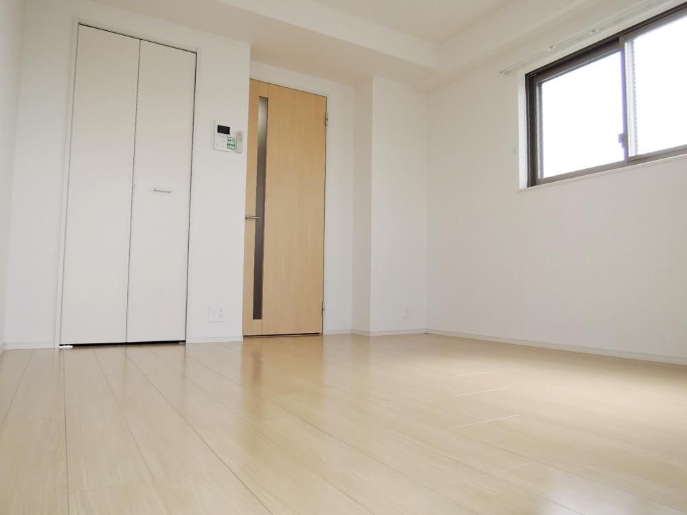 �y���ԁE���r���O�z�@