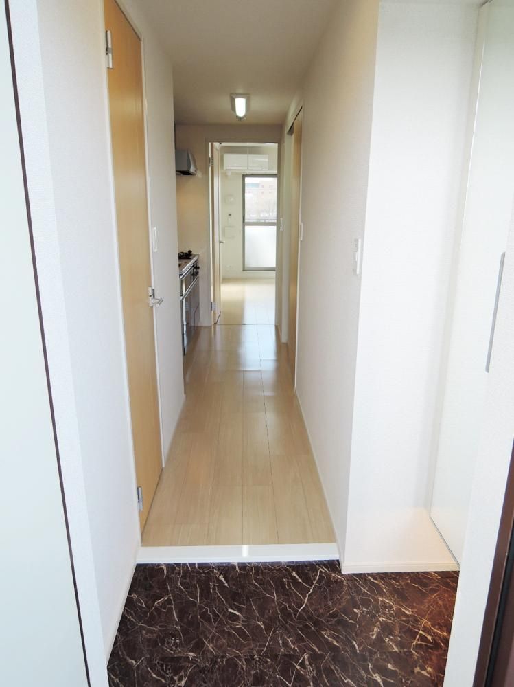 �y�Z�L�����e�B�z�@