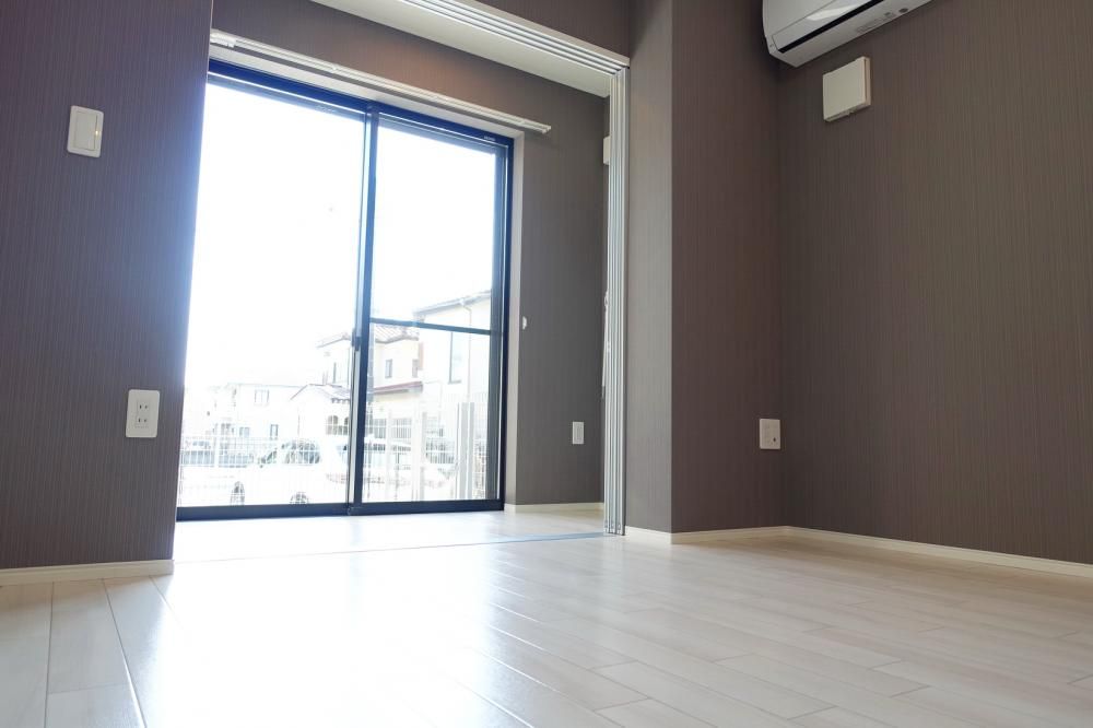 �y�Z�L�����e�B�z�@