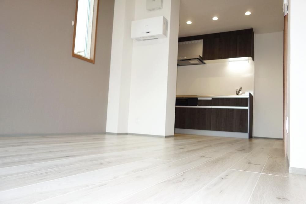 �y���ԁE���r���O�z�@