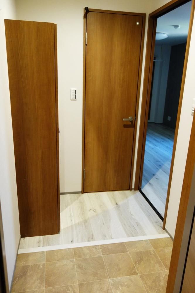 �y�Z�L�����e�B�z�@