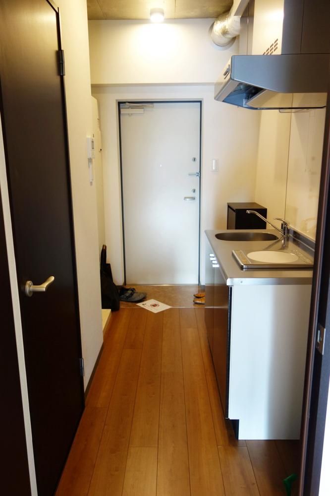 �y�Z�L�����e�B�z�@