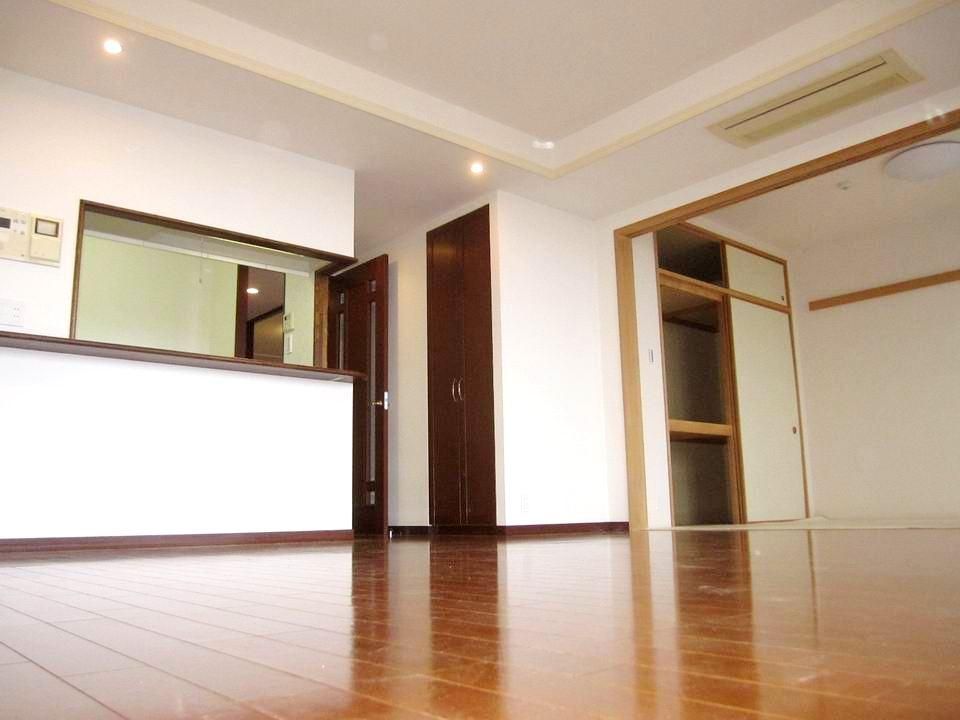 �y���ԁE���r���O�z�@