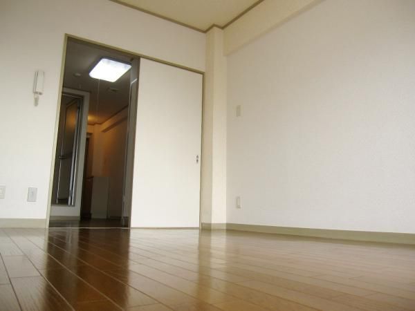 �y���ԁE���r���O�z�@