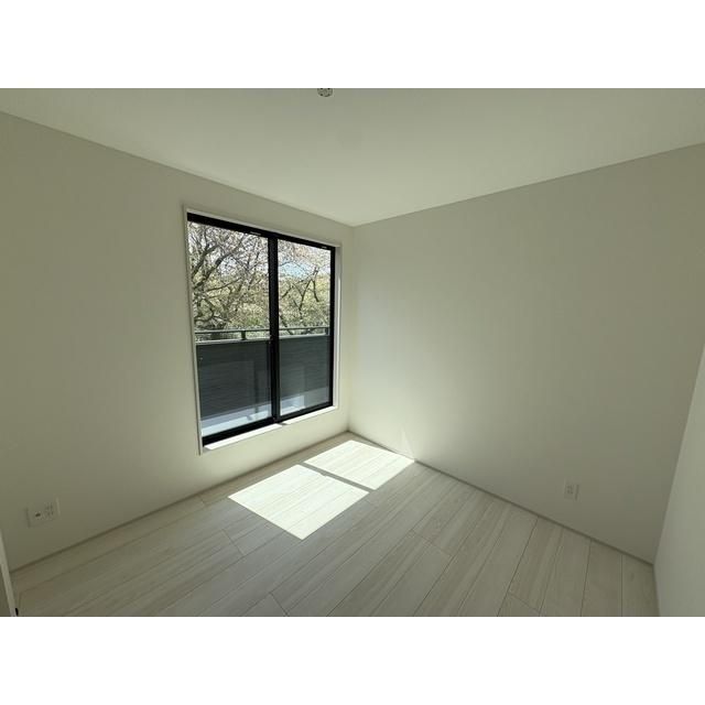 �y���]�z�@