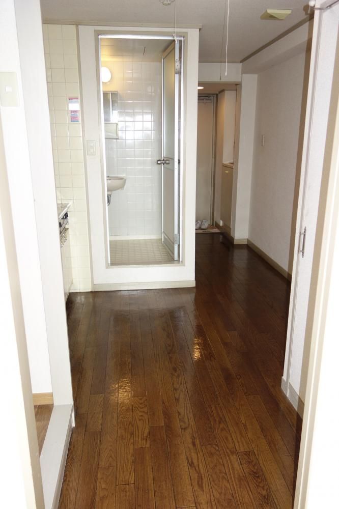 �y�����E���r���O�z�@