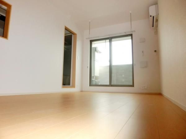 �y���ԁE���r���O�z�@