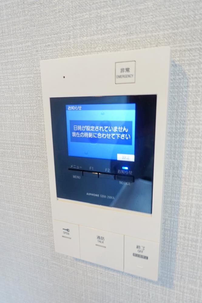 �y�Z�L�����e�B�z�@