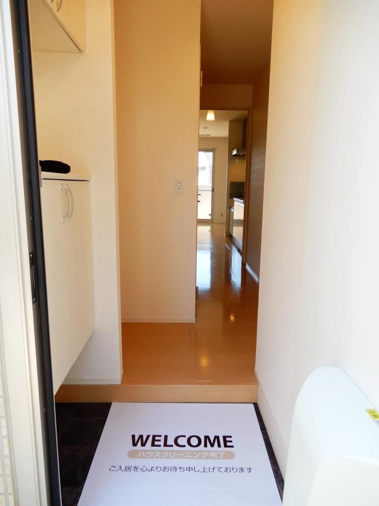 �y�Z�L�����e�B�z�@