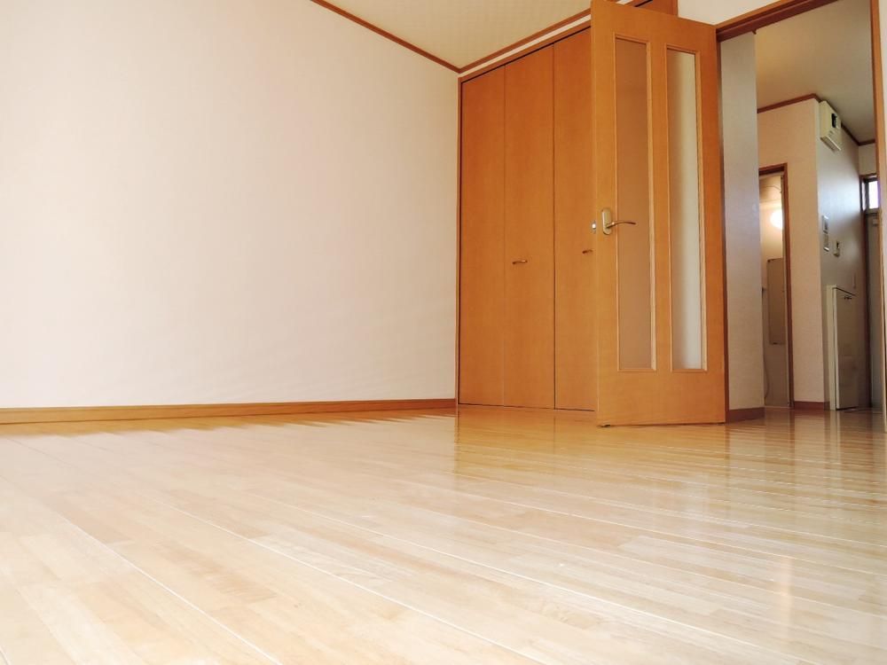 �y���ԁE���r���O�z�@