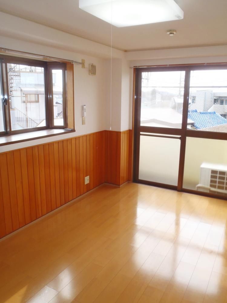 �y���ԁE���r���O�z�@