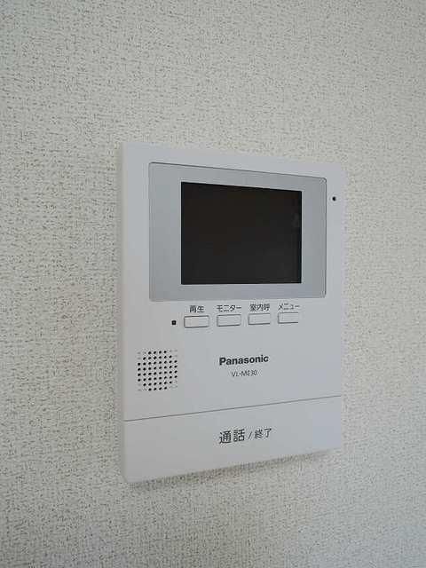 �y�Z�L�����e�B�z�@