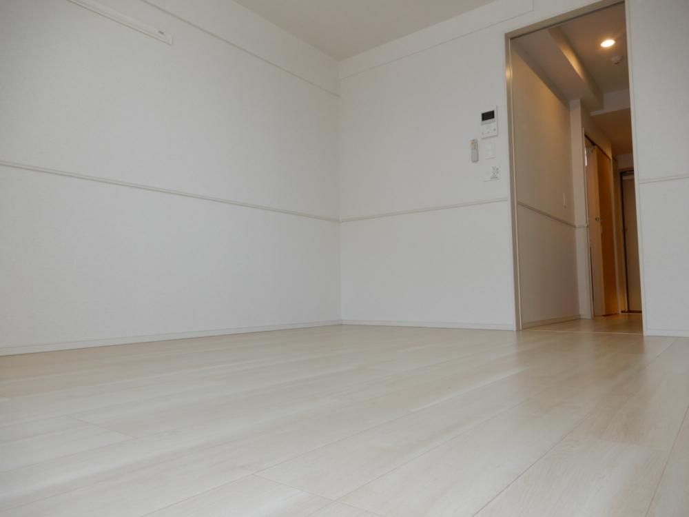 �y�Z�L�����e�B�z�@