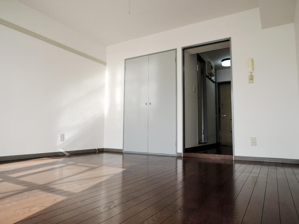 �y���]�z�@