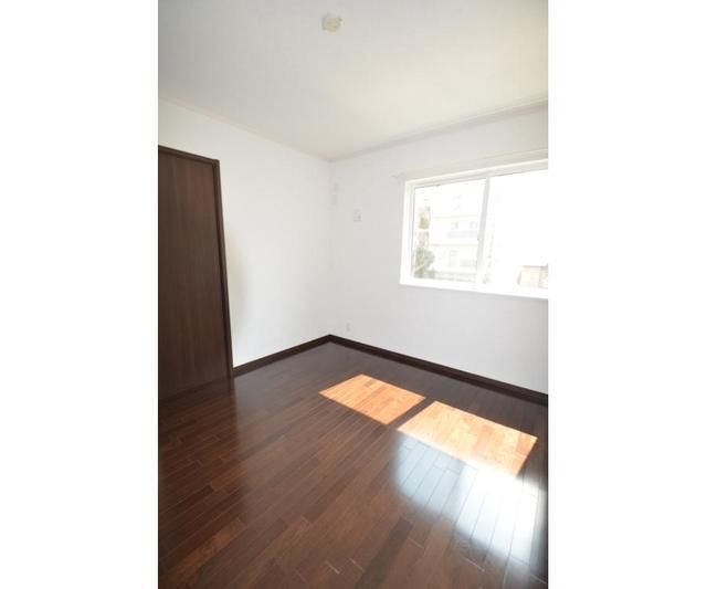 �y�Z�L�����e�B�z�@