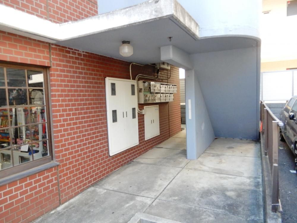 �y�G���g�����X�z�@