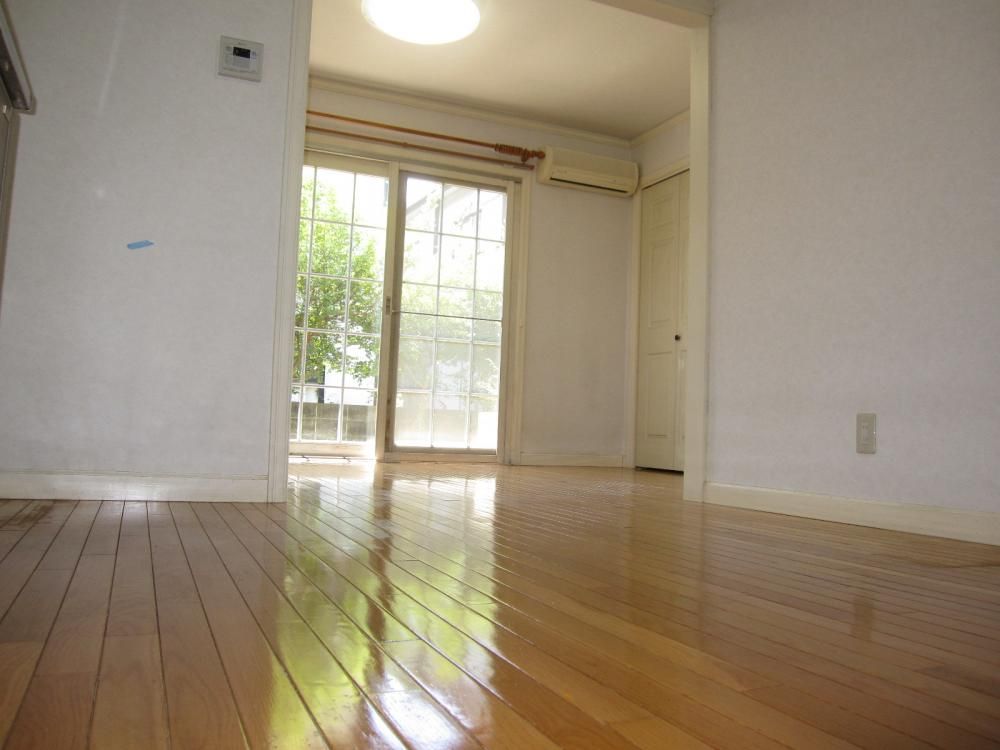 �y�����E���r���O�z�@